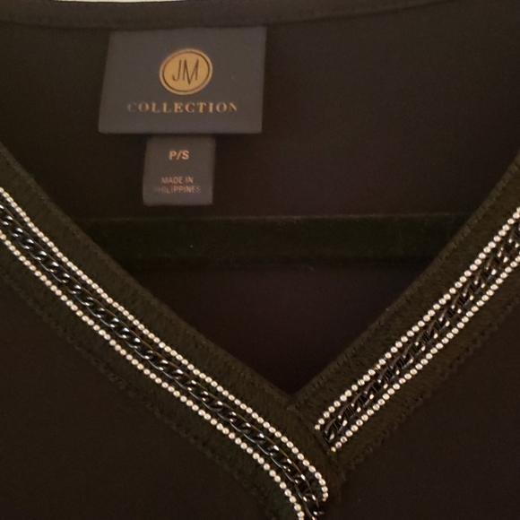 Black top v neck - Picture 2 of 3